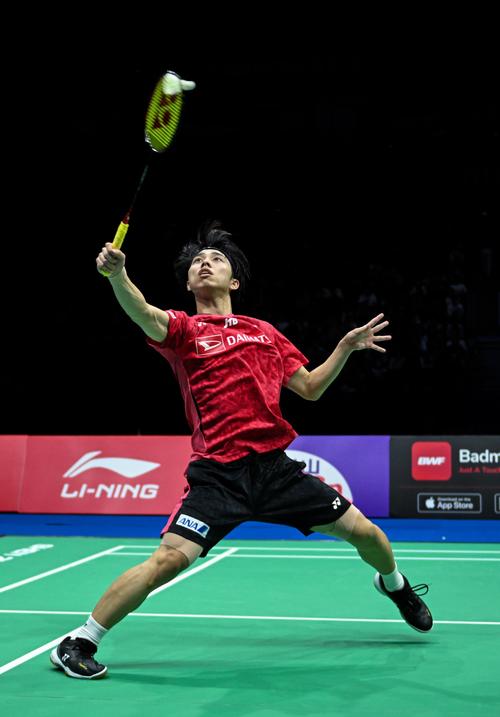 体育创造历史 “追风少年”姆巴佩摘得金靴